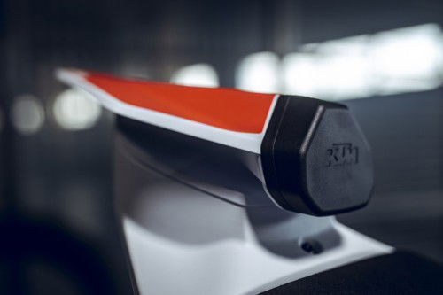 KTM-990-RC-R-Track-2026_Detail_39