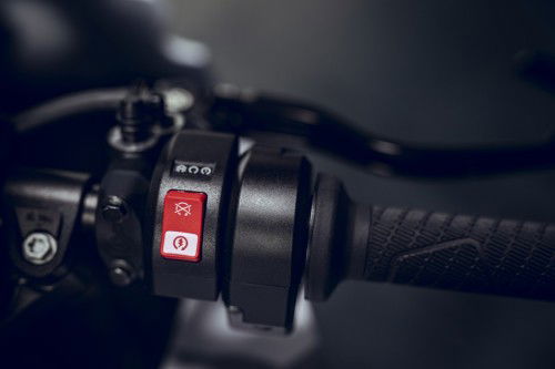 KTM-990-RC-R-Track-2026_Detail_50