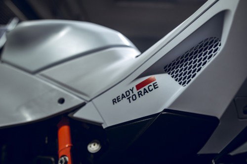 KTM-990-RC-R-Track-2026_Detail_53