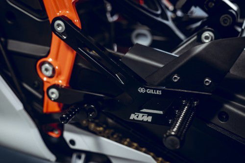 KTM-990-RC-R-Track-2026_Detail_65