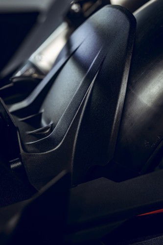 KTM-990-RC-R-Track-2026_Detail_66