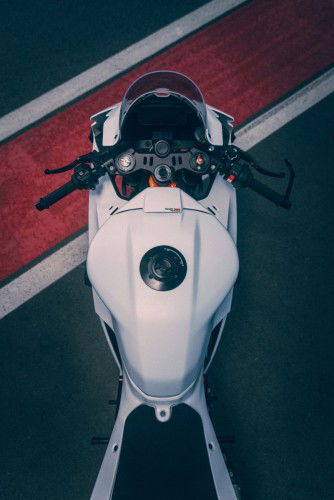 KTM-990-RC-R-Track-2026_Static_02