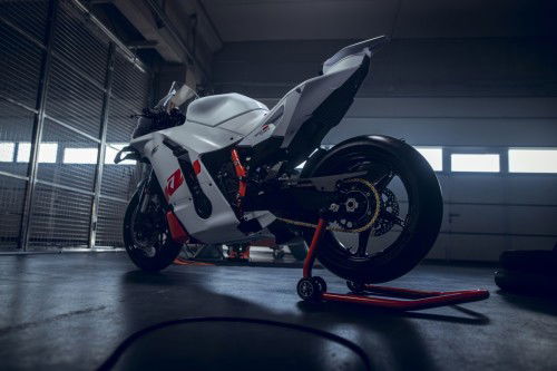 KTM-990-RC-R-Track-2026_Static_16