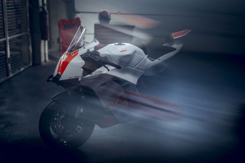 KTM-990-RC-R-Track-2026_Static_23