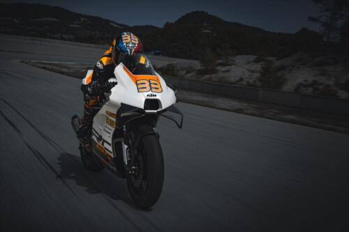 KTM RC 8C - 2024 (19)