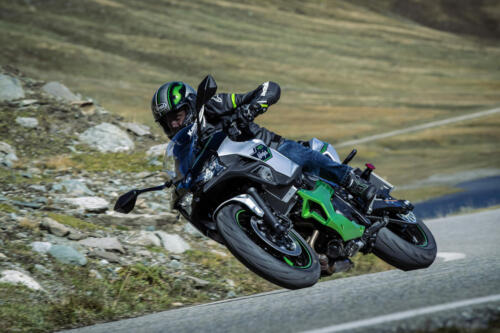 Kawasaki Ninja 7 Hybrid (2)