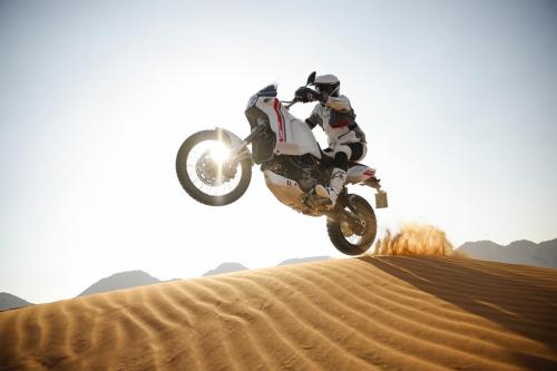 MY22_Ducati_Desert_X_116_UC356450_High