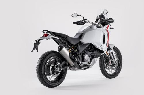 MY22_Ducati_Desert_X_16_UC356300_High