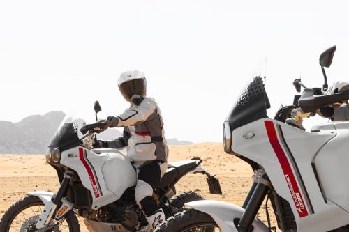 MY22_Ducati_Desert_X_213_UC356509_High