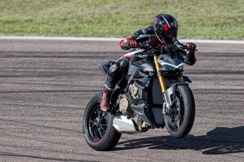 MY23_Ducati_Streetfighter_V4S _201__UC445889_High