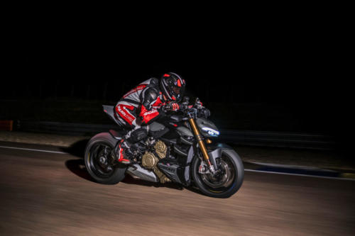 MY23_Ducati_Streetfighter_V4S _202__UC445890_High