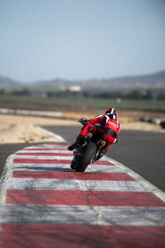 MY25_PANIGALE_V2S_DINAMICHE _11__UC719964_High