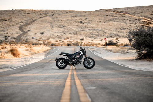 MY25_SCRAMBLER_RIZOMA_03_UC707090_High