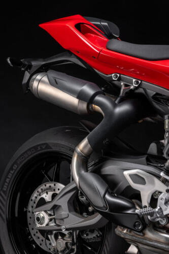 MY25_STREETFIGHTER_V2S_DETAILS _8__UC719983_High