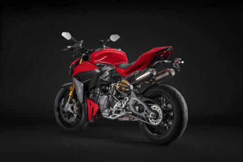 MY25_STREETFIGHTER_V2S_STUDIO _10__UC719974_High