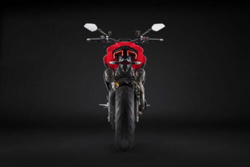 MY25_STREETFIGHTER_V2S_STUDIO _12__UC719975_High