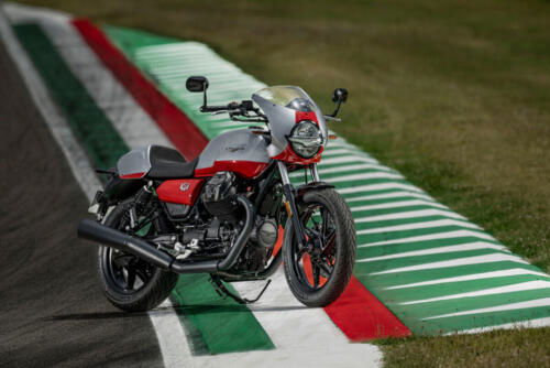 Moto Guzzi V7 Stone Corsa - 2024 (18)