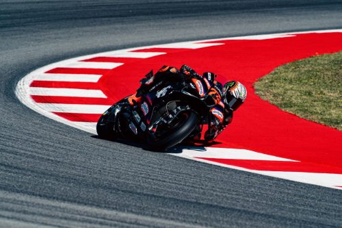 Marco Bezzecchi auf der Aprilia RS-GP in der Kurve – MotoGP Catalunya GP Barcelona 2026