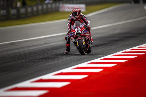 Francesco Bagnaia auf der Ducati Desmosedici GP26 Nummer 63 Frontansicht – MotoGP Catalunya GP Barcelona 2026