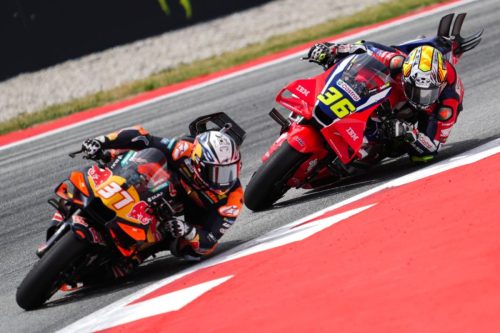 Joan Mir im Duell mit KTM auf der Honda RC213V – MotoGP Catalunya GP Barcelona 2026