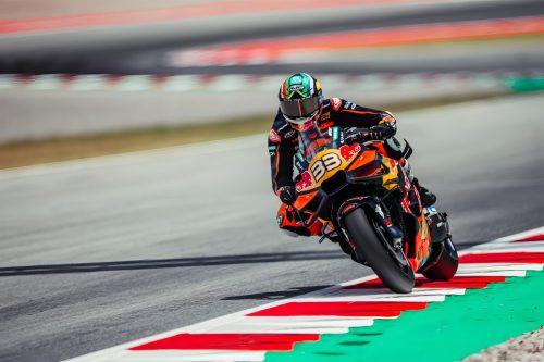 Brad Binder auf der KTM RC16 Seitenansicht – MotoGP Catalunya GP Barcelona 2026