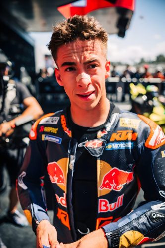 Pedro Acosta auf der Red Bull KTM RC16 in Fahrt – MotoGP Catalunya GP Barcelona 2026