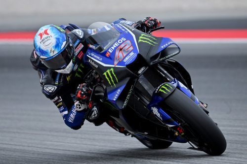 Alex Rins auf der Yamaha YZR-M1 Nummer 42 in Schräglage – MotoGP Catalunya GP Barcelona 2026
