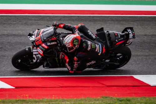 Marco Bezzecchi auf der Aprilia RS-GP in Schraglage – MotoGP Italien GP Mugello 2026