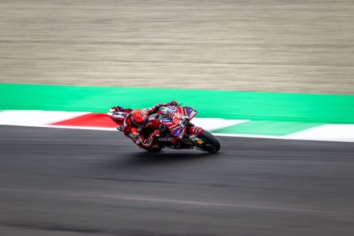Marc Marquez auf der Ducati Desmosedici GP26 auf der Strecke – MotoGP Italien GP Mugello 2026