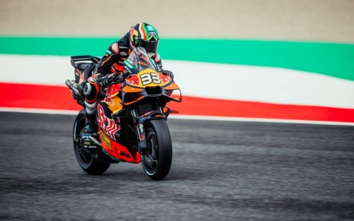 Brad Binder auf der KTM RC16 in Schraglage – MotoGP Italien GP Mugello 2026