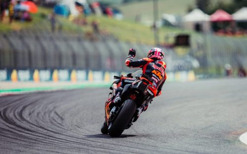 Enea Bastianini auf der KTM RC16 beim Beschleunigen – MotoGP Italien GP Mugello 2026