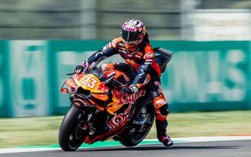 Enea Bastianini auf der KTM RC16 auf der Geraden – MotoGP Italien GP Mugello 2026