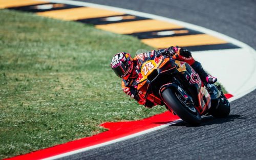 Enea Bastianini auf der KTM RC16 am Kurvenausgang – MotoGP Italien GP Mugello 2026