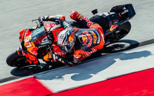 Pedro Acosta auf der KTM RC16 am Kurvenausgang – MotoGP Italien GP Mugello 2026