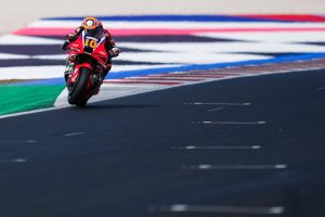 Luca Marini in der Frontansicht auf der Zielgeraden von Misano, Honda RC213V mit Startnummer 10 – MotoGP San-Marino-GP 2026