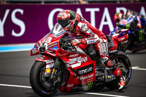 Francesco Bagnaia auf der Ducati Desmosedici GP26 vor Michelin-Werbebande – MotoGP Ungarn GP Balaton Park 2026
