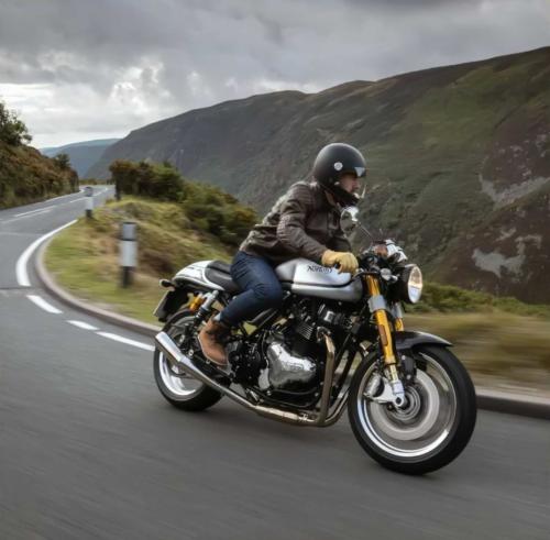 Norton Commando 961 (13)