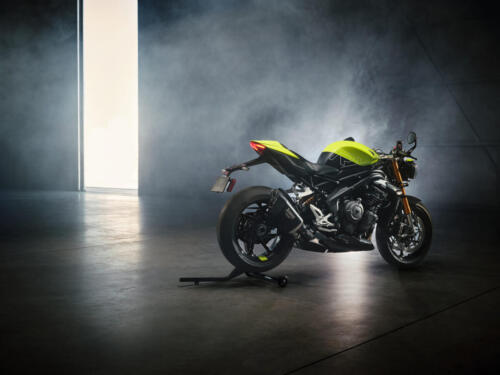 OE_SpeedTriple1200RX_MY25_18686_JP