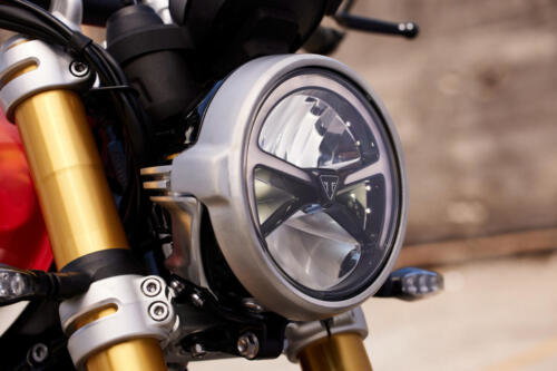 OE_SpeedTwin1200RS_MY25_001819_JP