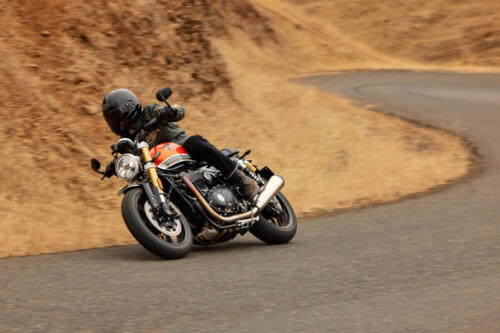 OE_SpeedTwin1200RS_MY25_006978_JP