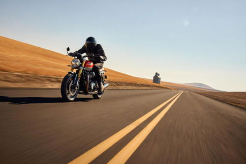 OE_SpeedTwin1200RS_MY25_012038_JP