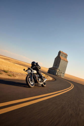 OE_SpeedTwin1200_MY25_013464_JP