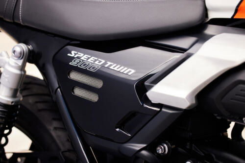 OE_SpeedTwin900_MY25_000193_JP