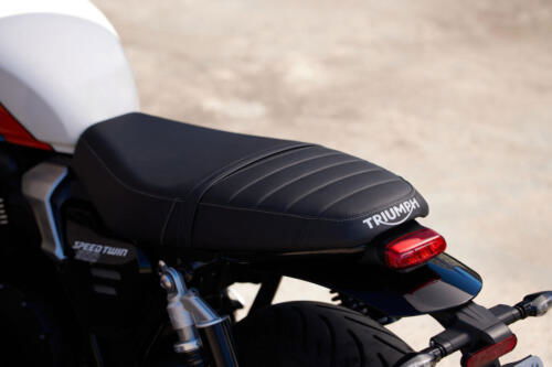 OE_SpeedTwin900_MY25_000388_JP