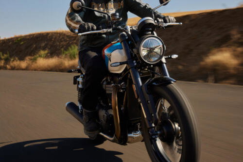 OE_SpeedTwin900_MY25_011566_JP