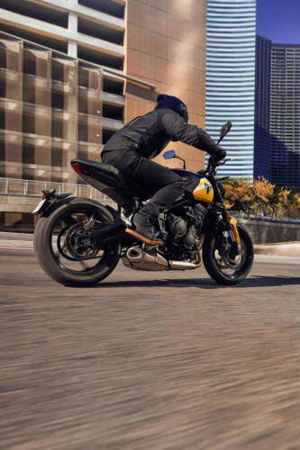 OE_Trident660_MY25_12051_ML