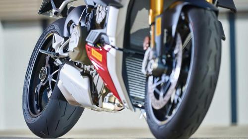 Pirelli Diablo Rosso IV Corsa (2)