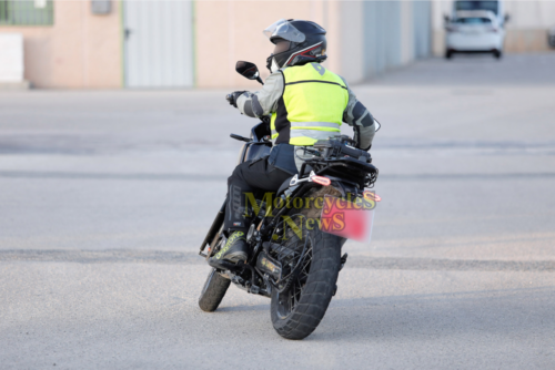 Royal Enfield Himalayan 650 Erlkönig 11