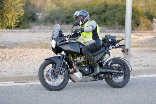 Royal Enfield Himalayan 650 Erlkönig 7