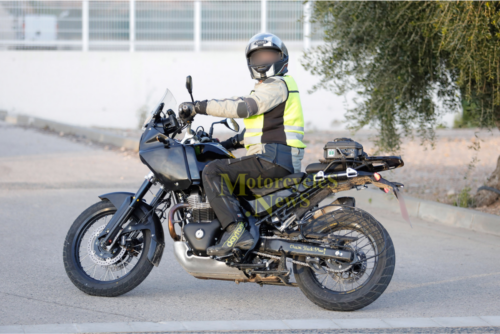 Royal Enfield Himalayan 650 Erlkönig 9